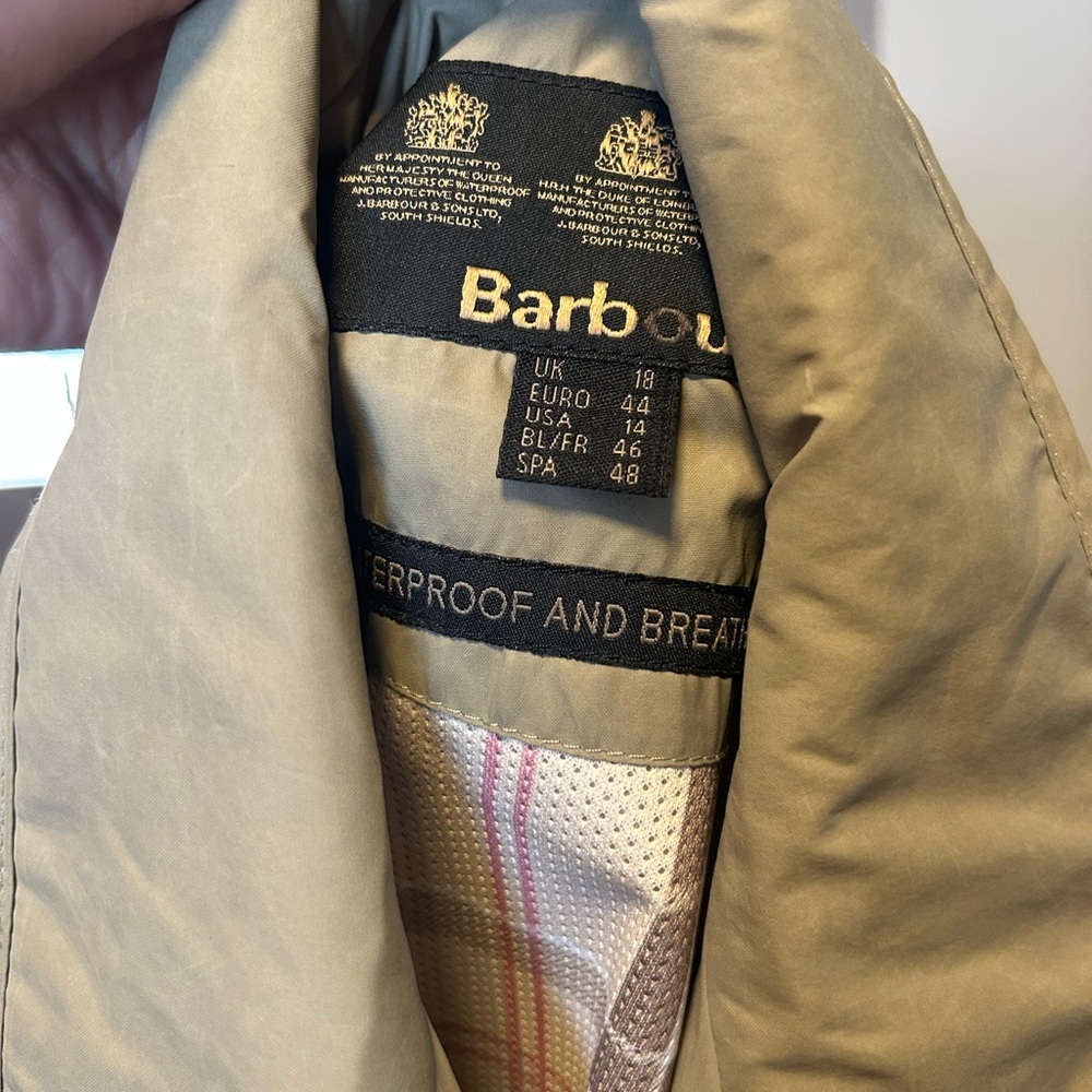Barbour Belted Utility Jacket Khaki Beige Plaid Lining Size US 14 / UK 18 - Picture 3 of 11
